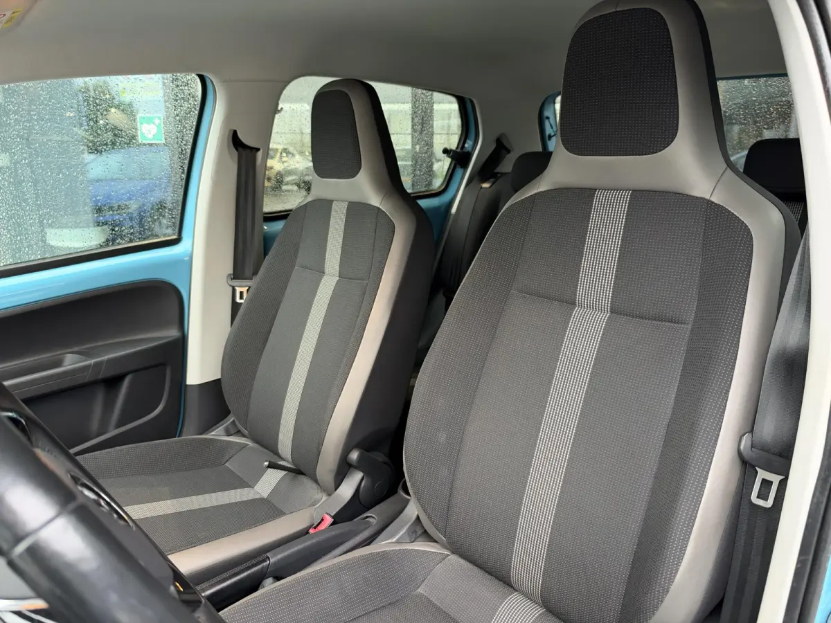 e-up! | Bluetooth | Stoelverwarming | Climate control | lichtmetalen velgen 15" |