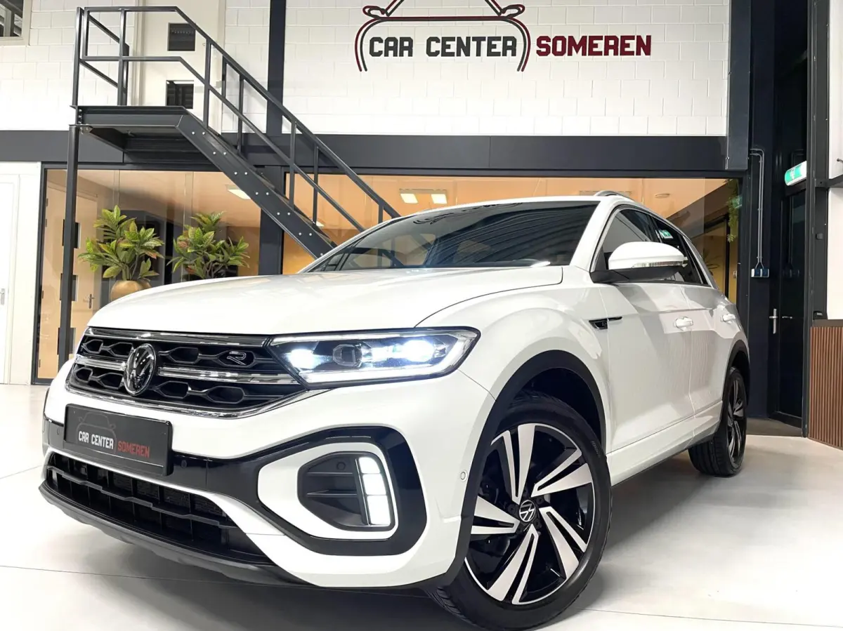 1.5 TSI R-Line/ Camera/ Massage/ IQ LED/ 18''LMV/ CarPlay