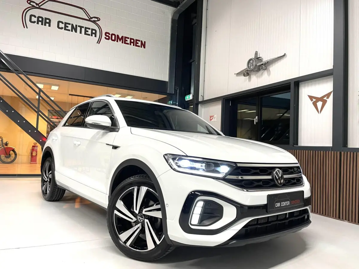 1.5 TSI R-Line/ Camera/ Massage/ IQ LED/ 18''LMV/ CarPlay