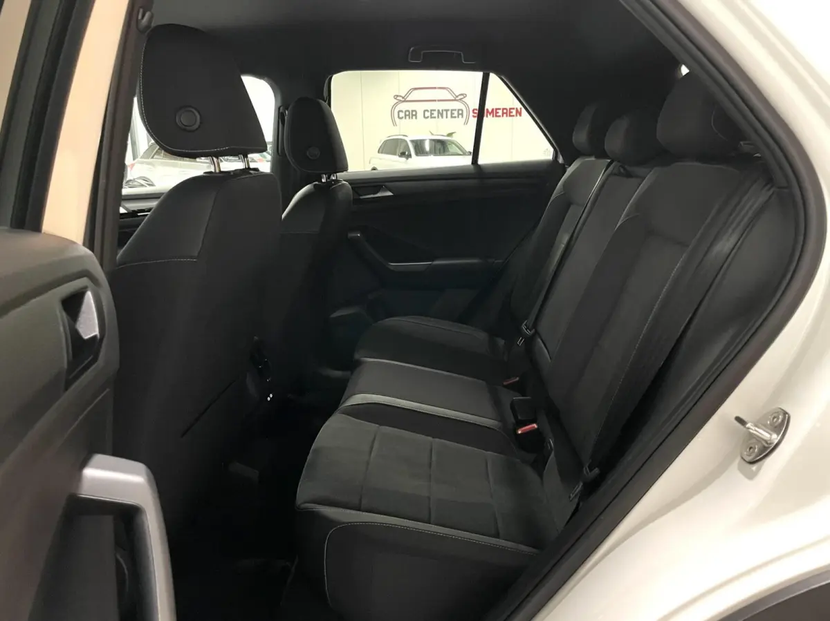 1.5 TSI R-Line/ Camera/ Massage/ IQ LED/ 18''LMV/ CarPlay