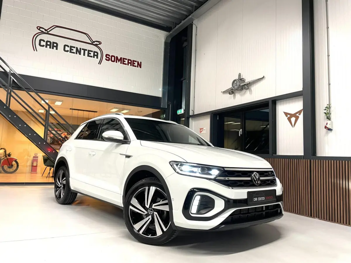 1.5 TSI R-Line/ Camera/ Massage/ IQ LED/ 18''LMV/ CarPlay