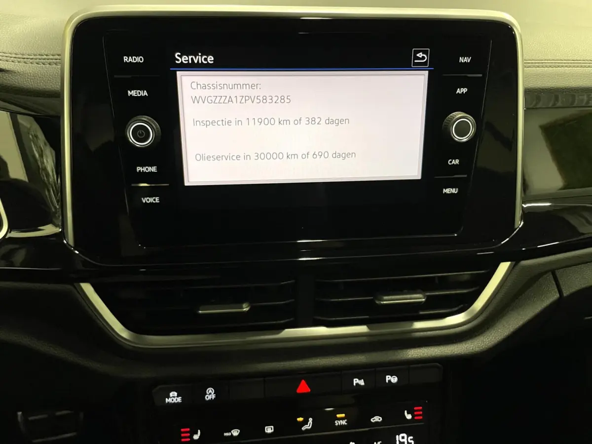 1.5 TSI R-Line/ Camera/ Massage/ IQ LED/ 18''LMV/ CarPlay