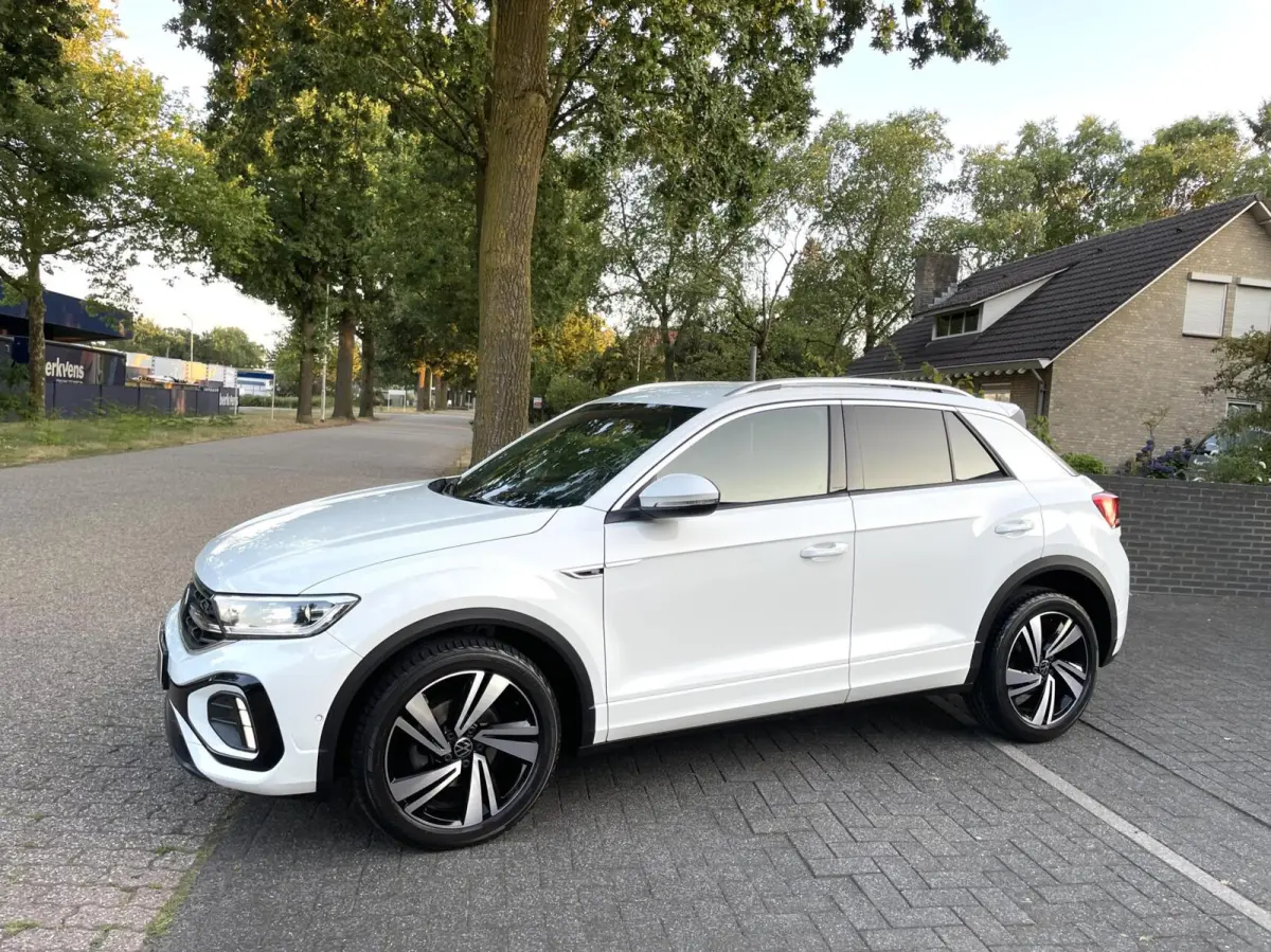 1.5 TSI R-Line/ Camera/ Massage/ IQ LED/ 18''LMV/ CarPlay