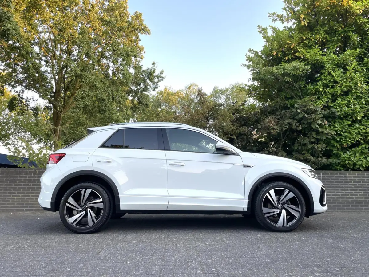 1.5 TSI R-Line/ Camera/ Massage/ IQ LED/ 18''LMV/ CarPlay