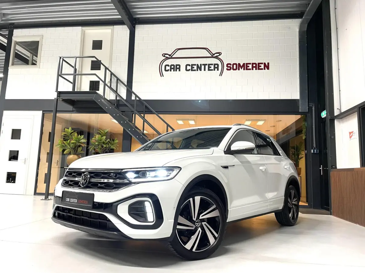1.5 TSI R-Line/ Camera/ Massage/ IQ LED/ 18''LMV/ CarPlay