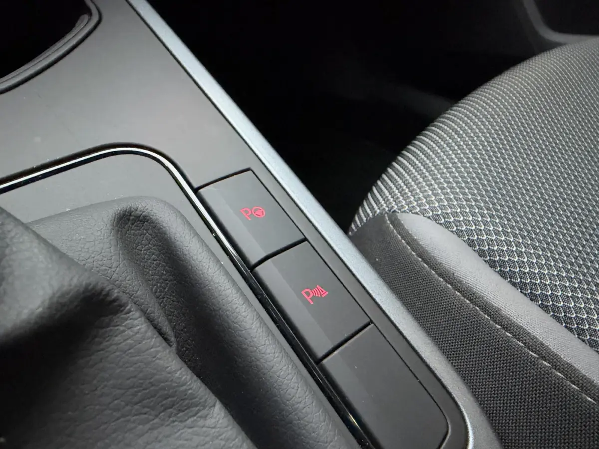 1.0 TSI Style Business Intense | ACC | Trekhaak | Achteruitrijcamera | Climate Control | Apple Carplay |