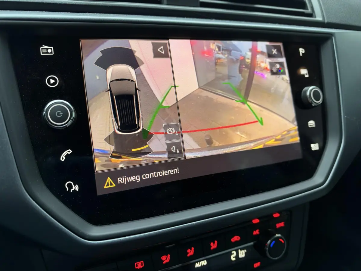 1.0 TSI Style Business Intense | ACC | Trekhaak | Achteruitrijcamera | Climate Control | Apple Carplay |
