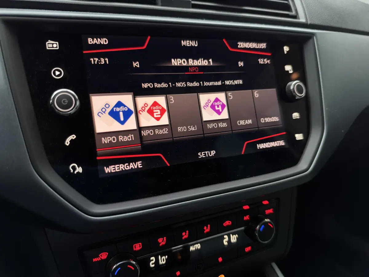 1.0 TSI Style Business Intense | ACC | Trekhaak | Achteruitrijcamera | Climate Control | Apple Carplay |