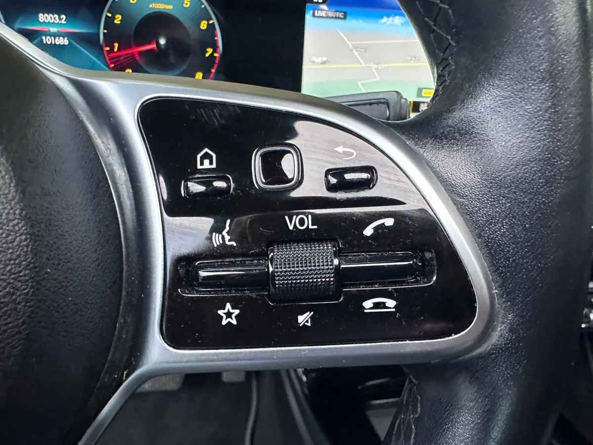 180 Business Solution 136PK | PANO | Parkeercamera | Apple/Android Carplay | Stoelverwarming