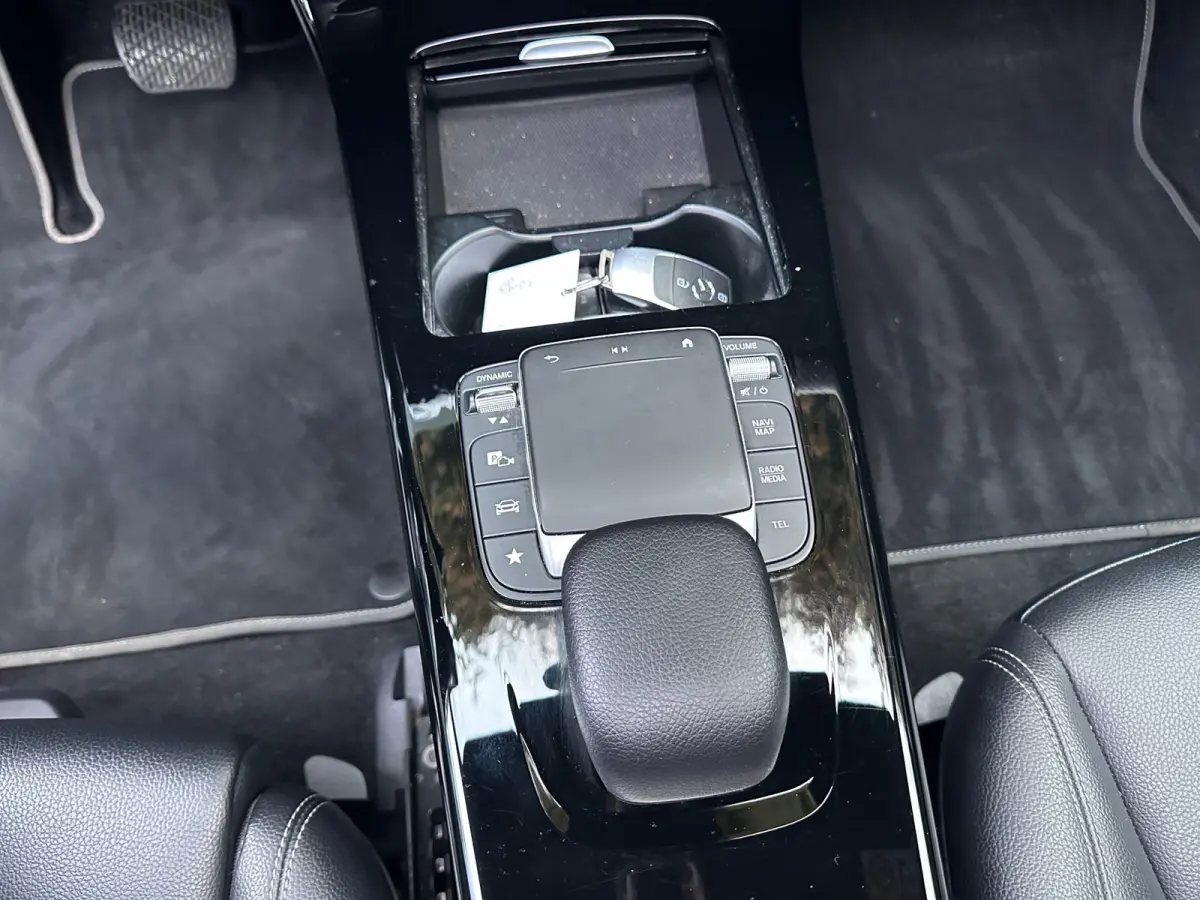 180 Business Solution 136PK | PANO | Parkeercamera | Apple/Android Carplay | Stoelverwarming