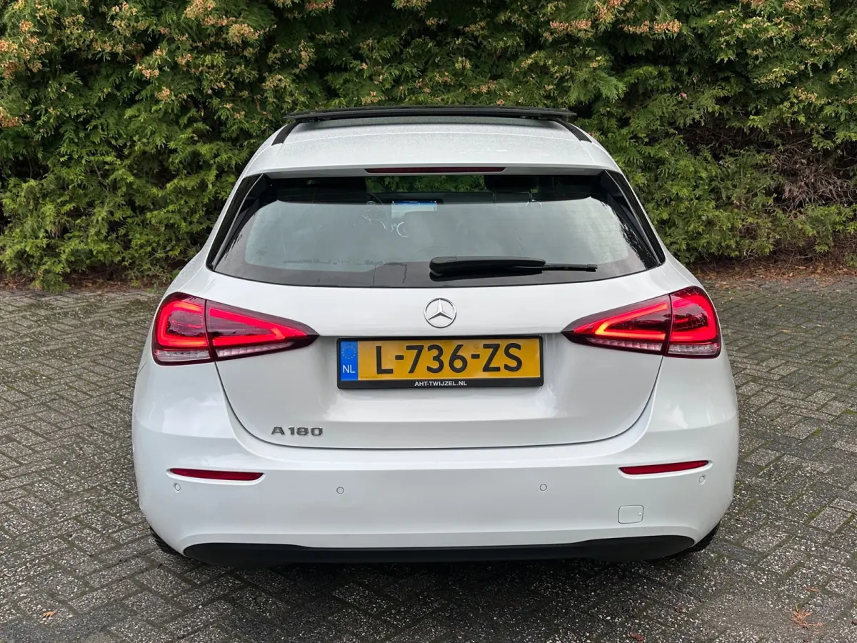 180 Business Solution 136PK | PANO | Parkeercamera | Apple/Android Carplay | Stoelverwarming