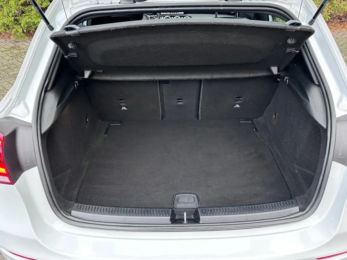 180 Business Solution 136PK | PANO | Parkeercamera | Apple/Android Carplay | Stoelverwarming
