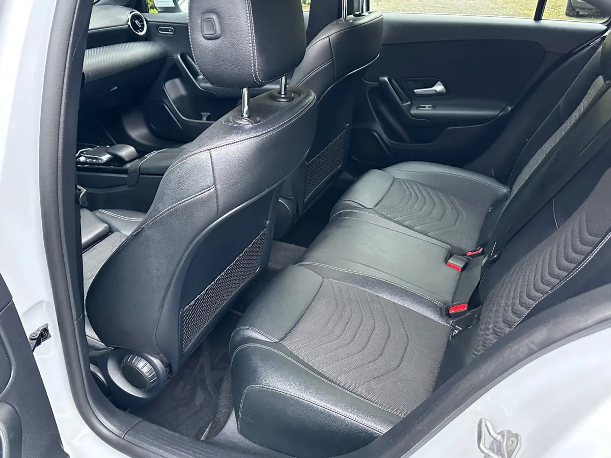 180 Business Solution 136PK | PANO | Parkeercamera | Apple/Android Carplay | Stoelverwarming