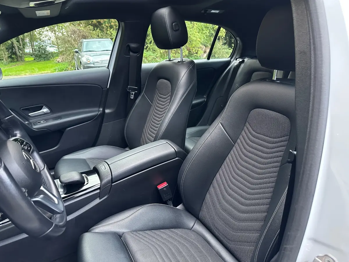 180 Business Solution 136PK | PANO | Parkeercamera | Apple/Android Carplay | Stoelverwarming