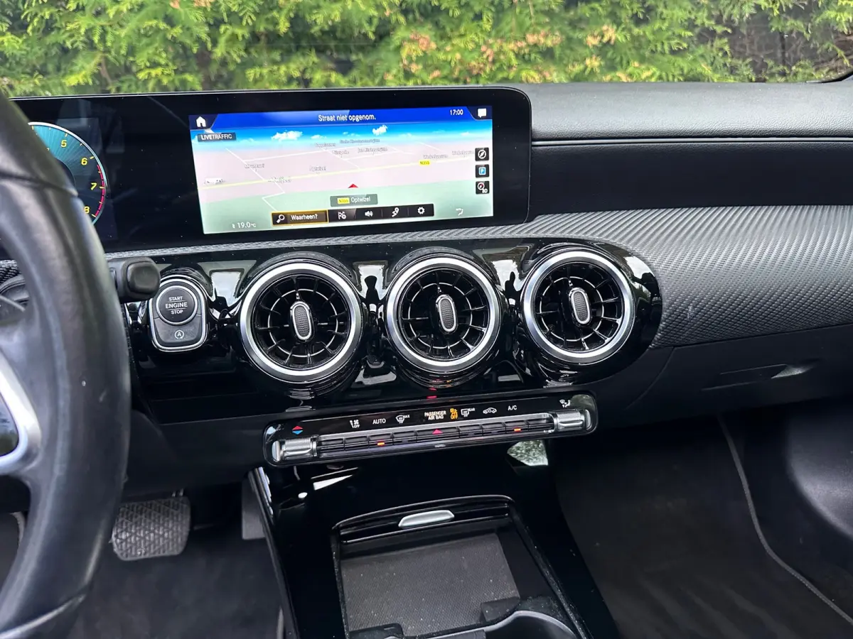 180 Business Solution 136PK | PANO | Parkeercamera | Apple/Android Carplay | Stoelverwarming