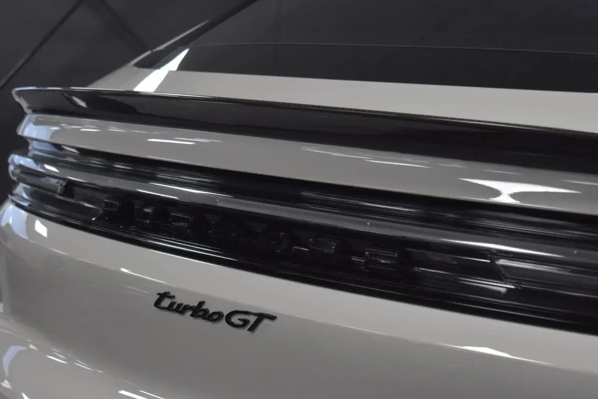 3.0 E-Hybrid TURBO GT 470pk | BIJRIJDERSDISPLAY | SPORTUITLAAT | PANODAK