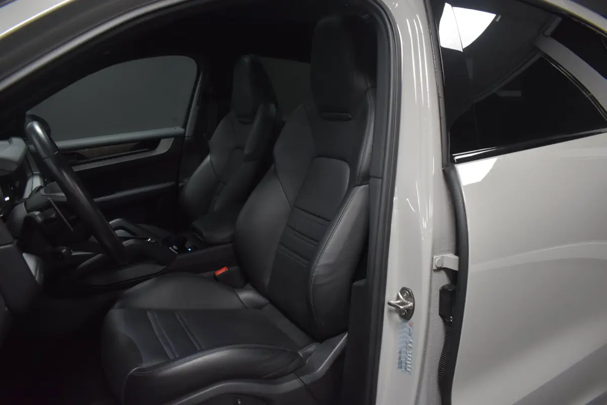 3.0 E-Hybrid TURBO GT 470pk | BIJRIJDERSDISPLAY | SPORTUITLAAT | PANODAK