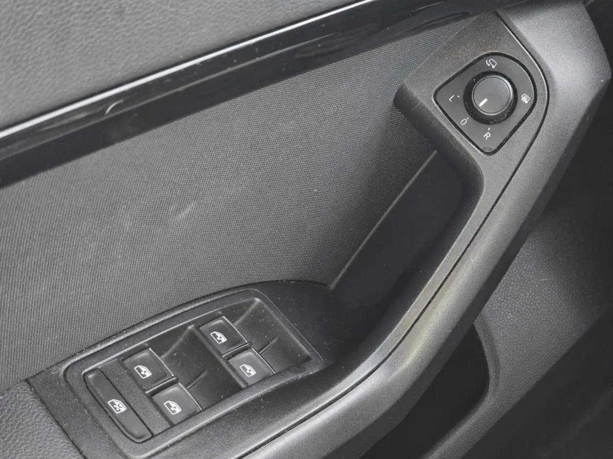 1.5 TSI FR Business Intense LED/360 Cam/Keyless