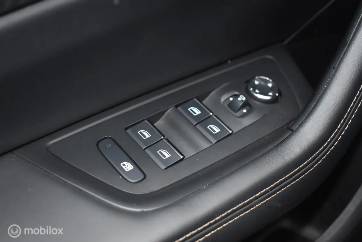 1.6 PureTech GT Line Pano ACC Massage LED Keyless 18" LMV