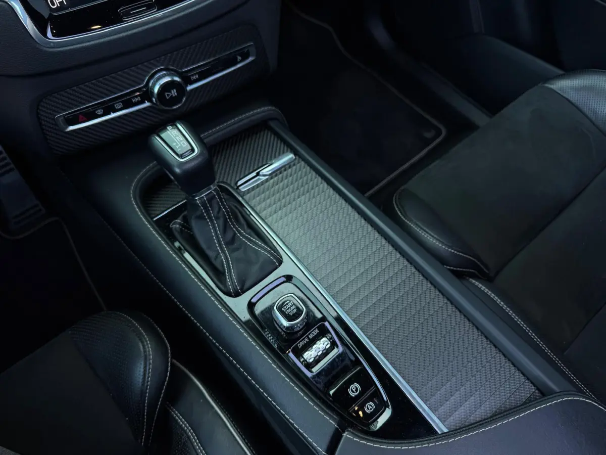 2.0 T5 AWD R-Design FULL PANO|LEDER|LED|360 CAMERA