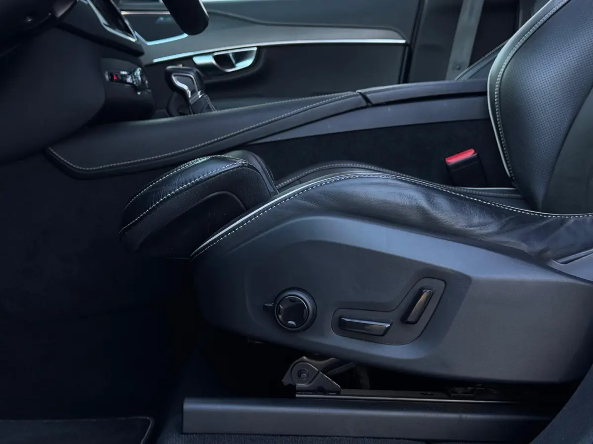 2.0 T5 AWD R-Design FULL PANO|LEDER|LED|360 CAMERA