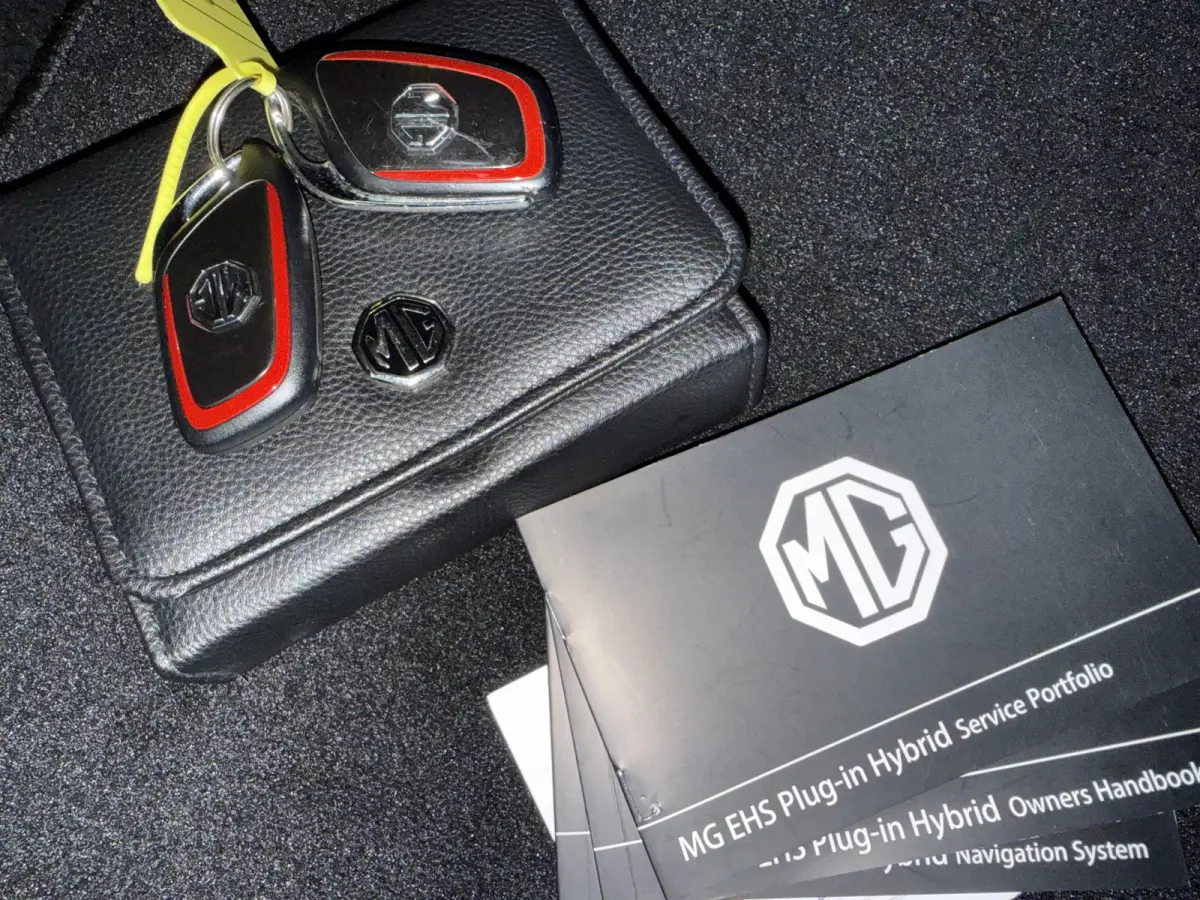 1.5 TGDi Luxury Aut., PHEV 258pk | Panoramadak | Camera | CarPlay & Android