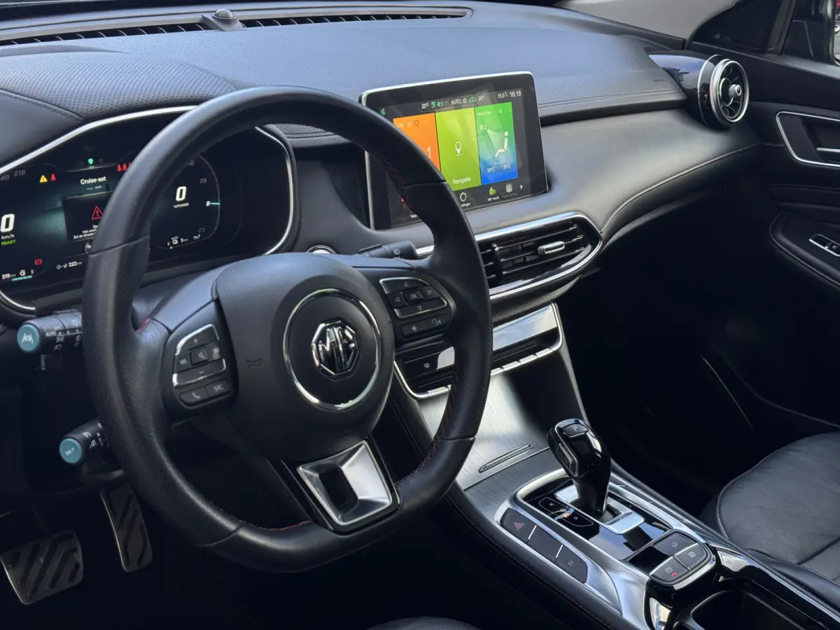 1.5 TGDi Luxury Aut., PHEV 258pk | Panoramadak | Camera | CarPlay & Android