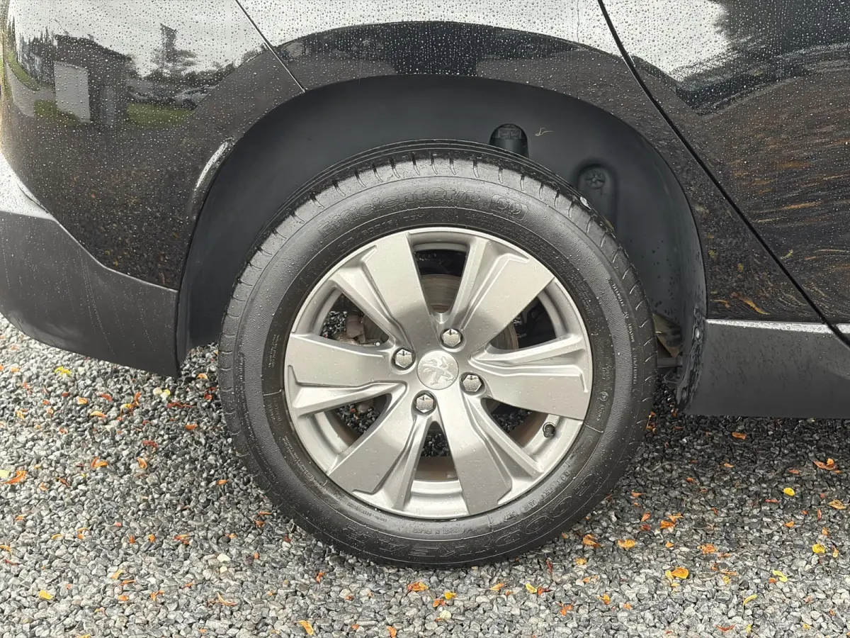 1.2 PureTech Blue Lion ✓D-riem vv in 06-2023✓Pano✓Carplay✓Navi✓Trekhaak✓Pdc✓Airco✓Cruise✓Dealer Onderhouden✓110pk✓Weinig Km✓Lm velgen✓N.A.P✓Apk tot 06-2027