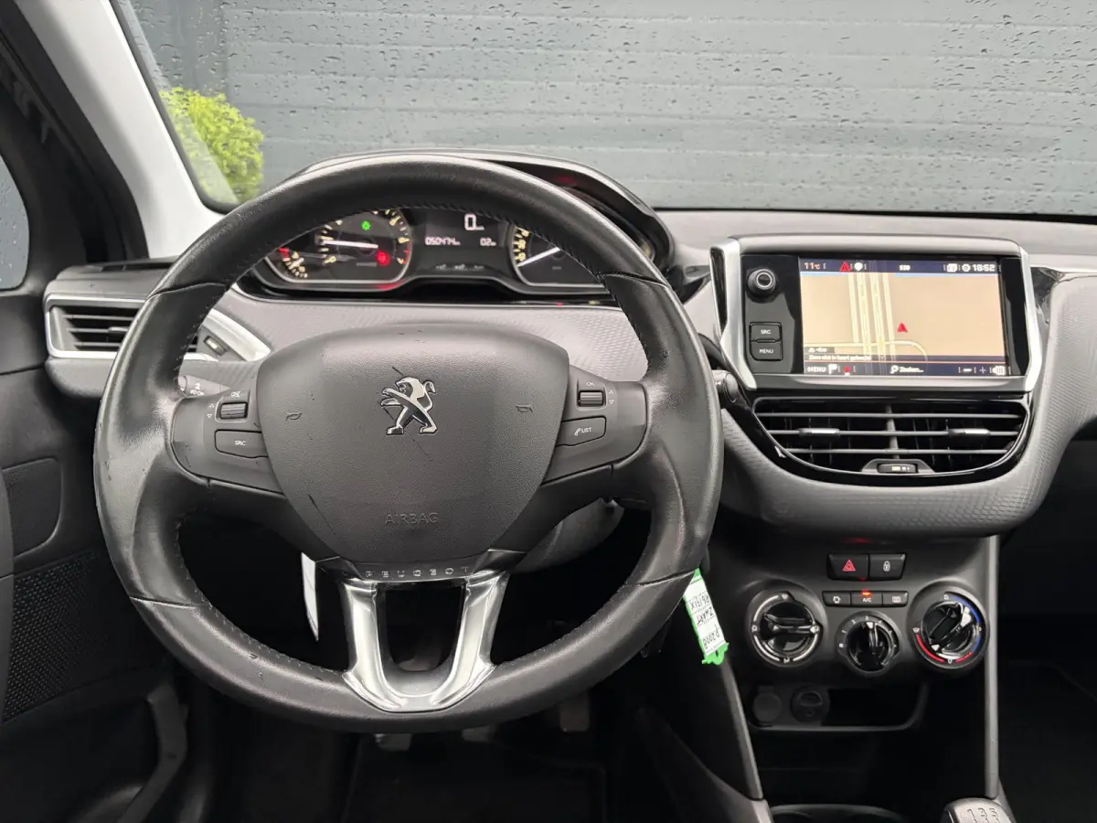 1.2 PureTech Blue Lion ✓D-riem vv in 06-2023✓Pano✓Carplay✓Navi✓Trekhaak✓Pdc✓Airco✓Cruise✓Dealer Onderhouden✓110pk✓Weinig Km✓Lm velgen✓N.A.P✓Apk tot 06-2027
