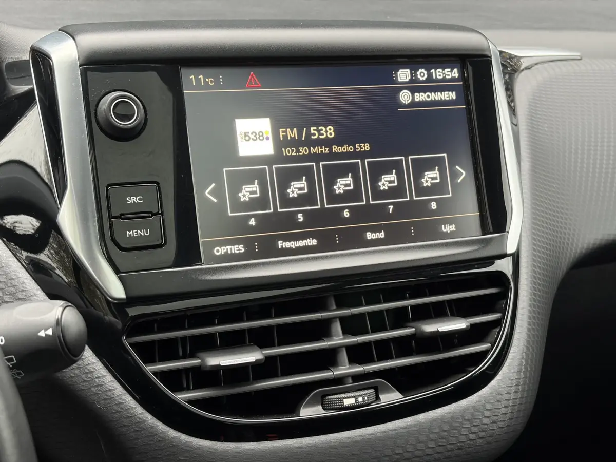 1.2 PureTech Blue Lion ✓D-riem vv in 06-2023✓Pano✓Carplay✓Navi✓Trekhaak✓Pdc✓Airco✓Cruise✓Dealer Onderhouden✓110pk✓Weinig Km✓Lm velgen✓N.A.P✓Apk tot 06-2027