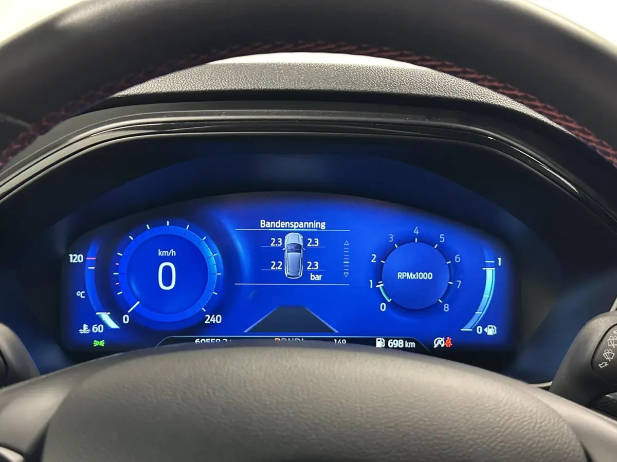 1.0 EcoBoost Hybrid ST Line X CAMERA CARPLAY NAVI VIRTUAL CRUISE.
