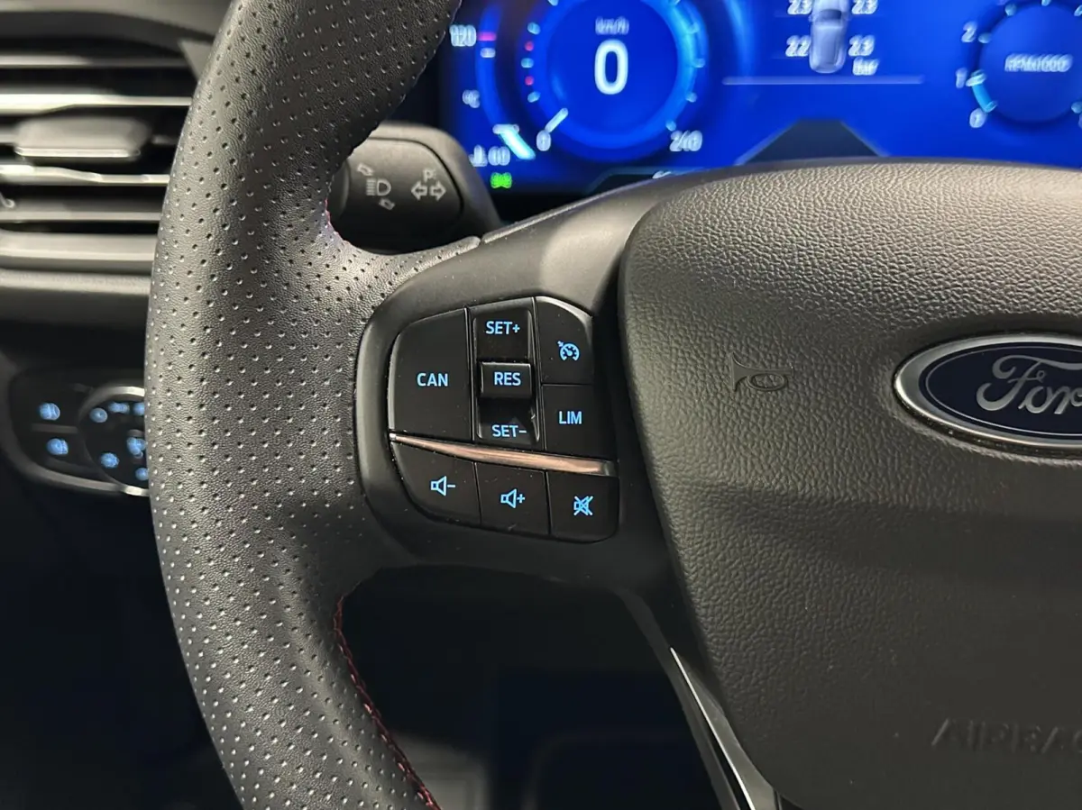 1.0 EcoBoost Hybrid ST Line X CAMERA CARPLAY NAVI VIRTUAL CRUISE.