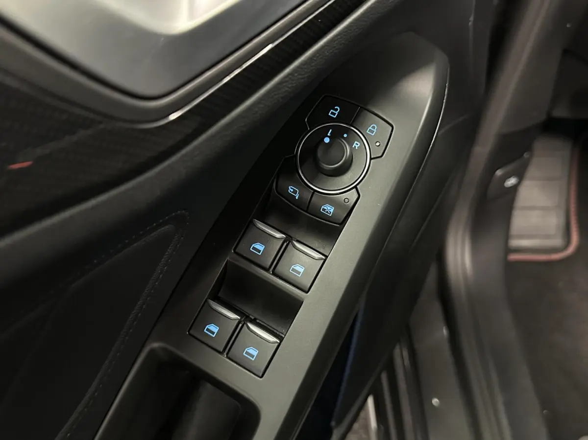 1.0 EcoBoost Hybrid ST Line X CAMERA CARPLAY NAVI VIRTUAL CRUISE.