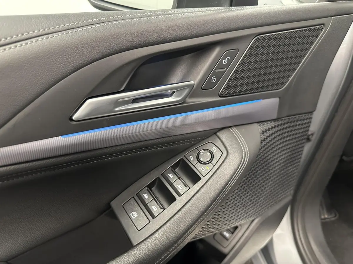 218i LEER CAMERA CARPLAY NAVI CRUISE LM ECC.