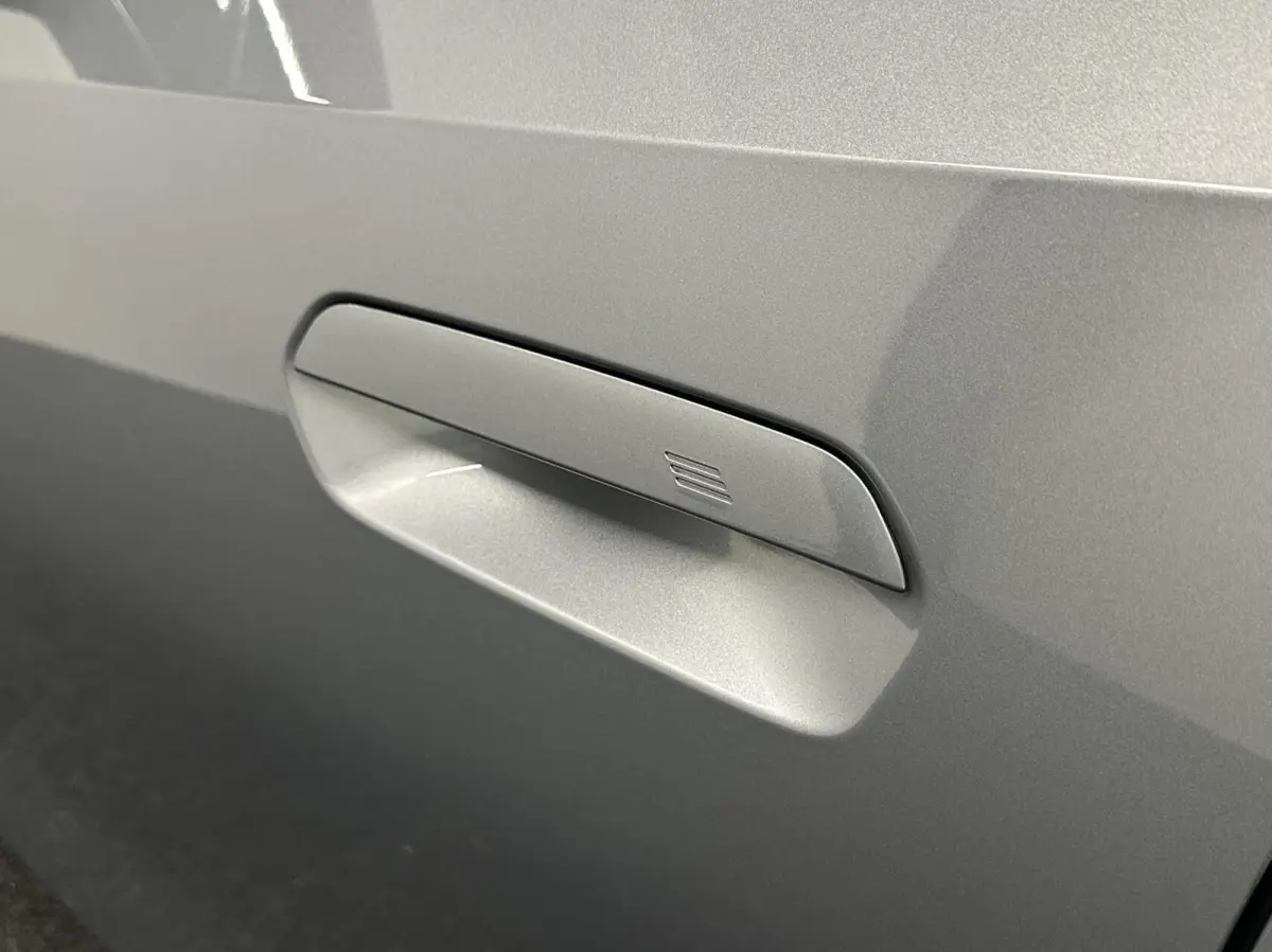218i LEER CAMERA CARPLAY NAVI CRUISE LM ECC.