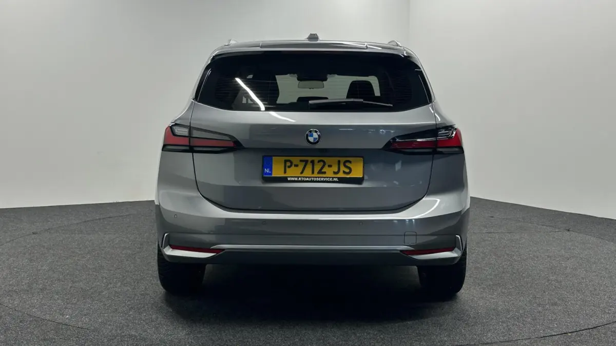 218i LEER CAMERA CARPLAY NAVI CRUISE LM ECC.