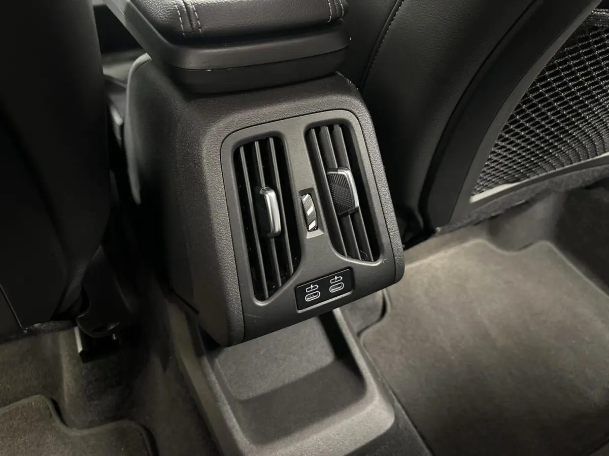 218i LEER CAMERA CARPLAY NAVI CRUISE LM ECC.