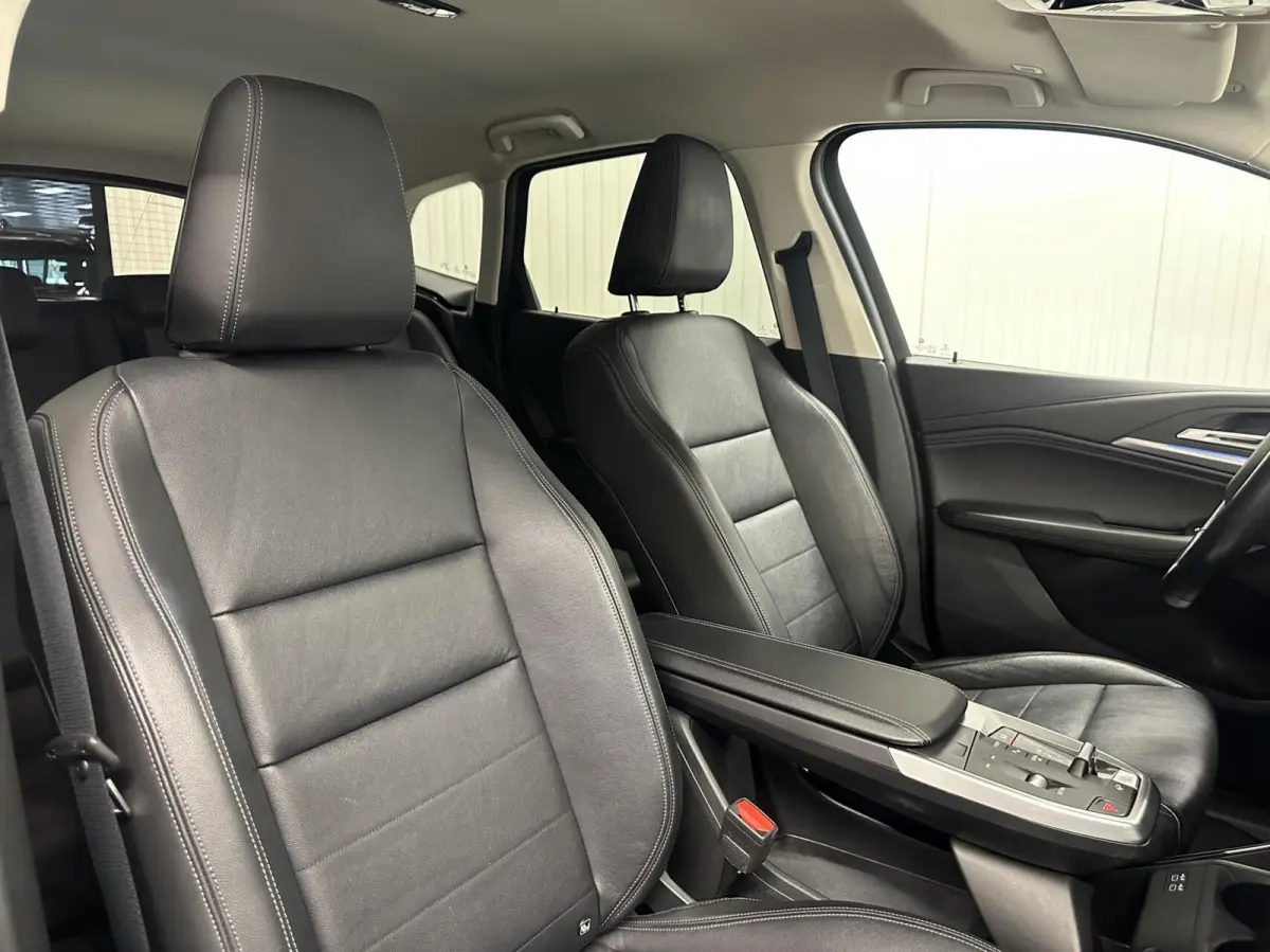 218i LEER CAMERA CARPLAY NAVI CRUISE LM ECC.