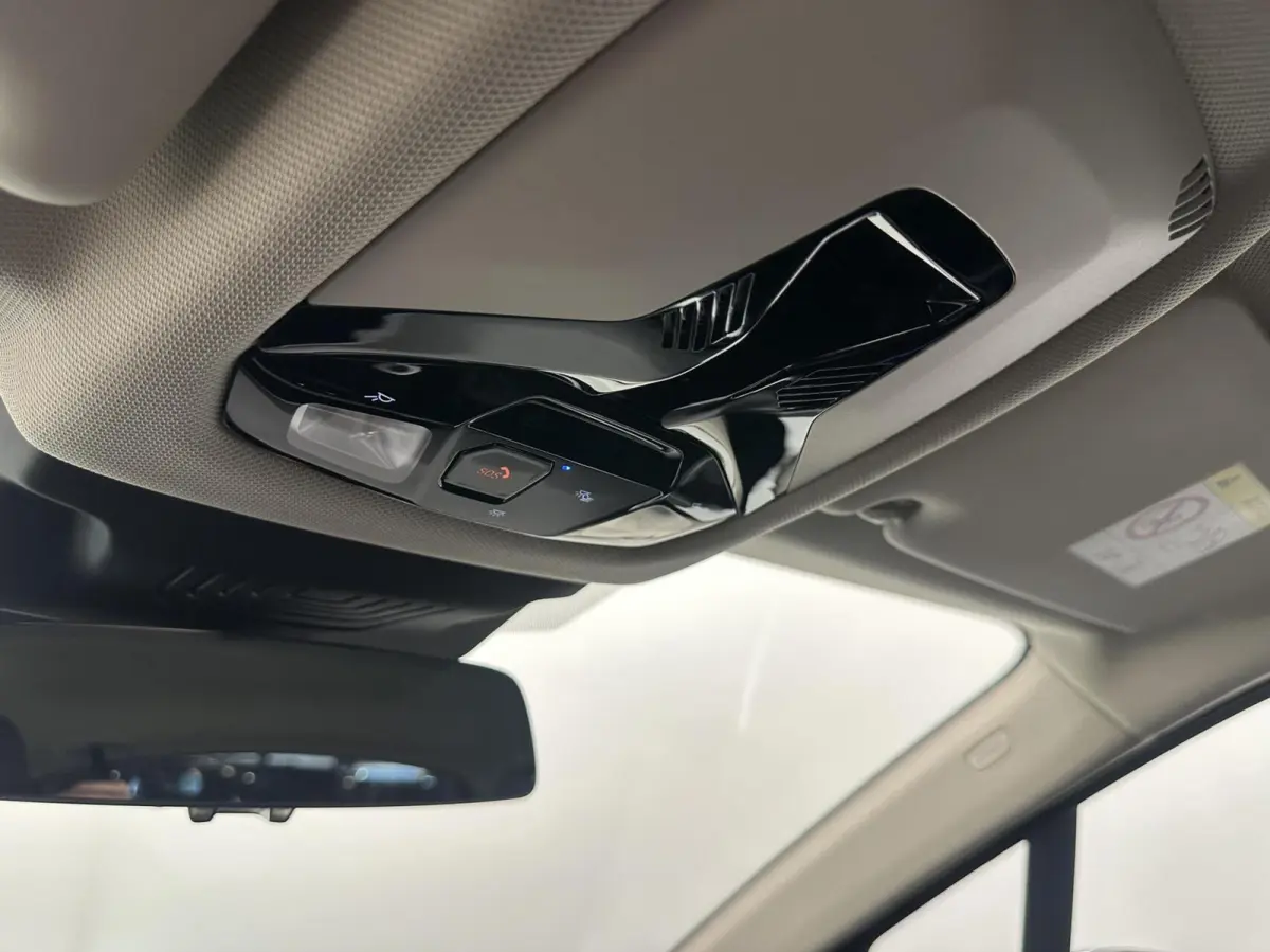 218i LEER CAMERA CARPLAY NAVI CRUISE LM ECC.