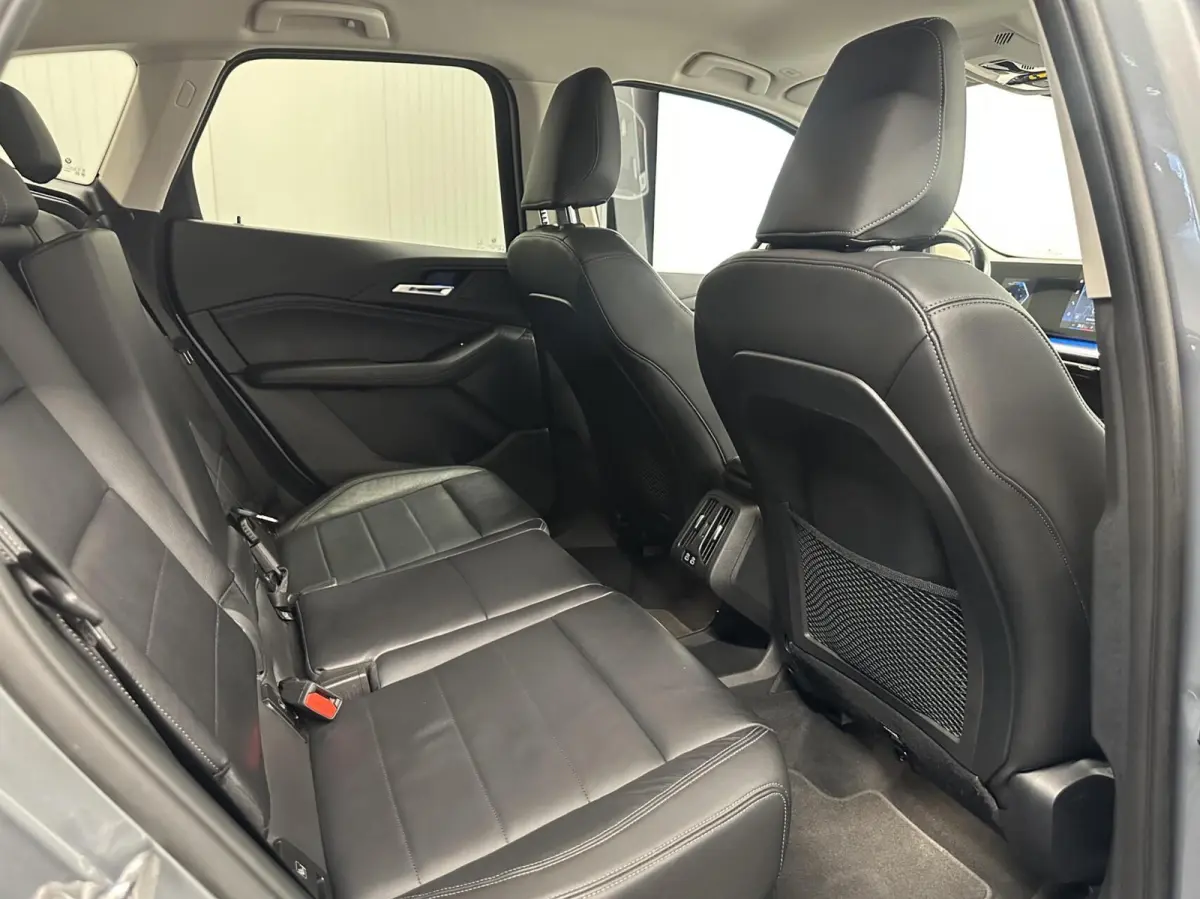 218i LEER CAMERA CARPLAY NAVI CRUISE LM ECC.