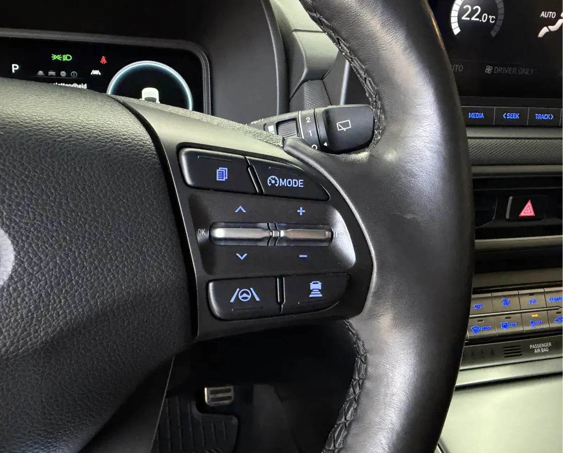 EV 64 kWh Fashion | Nieuw Model | Carplay Navi | Stoel & Stuur verwarming | ACC | Keyless | Volledig dealer onderhouden!