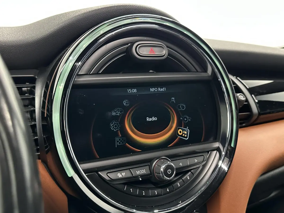 1.5 Cooper Chili Serious Business PANO NAVI CAMERA ECC STOELVERWARMING.