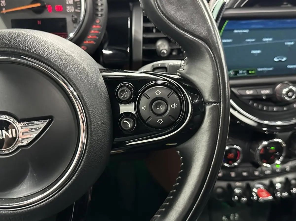 1.5 Cooper Chili Serious Business PANO NAVI CAMERA ECC STOELVERWARMING.