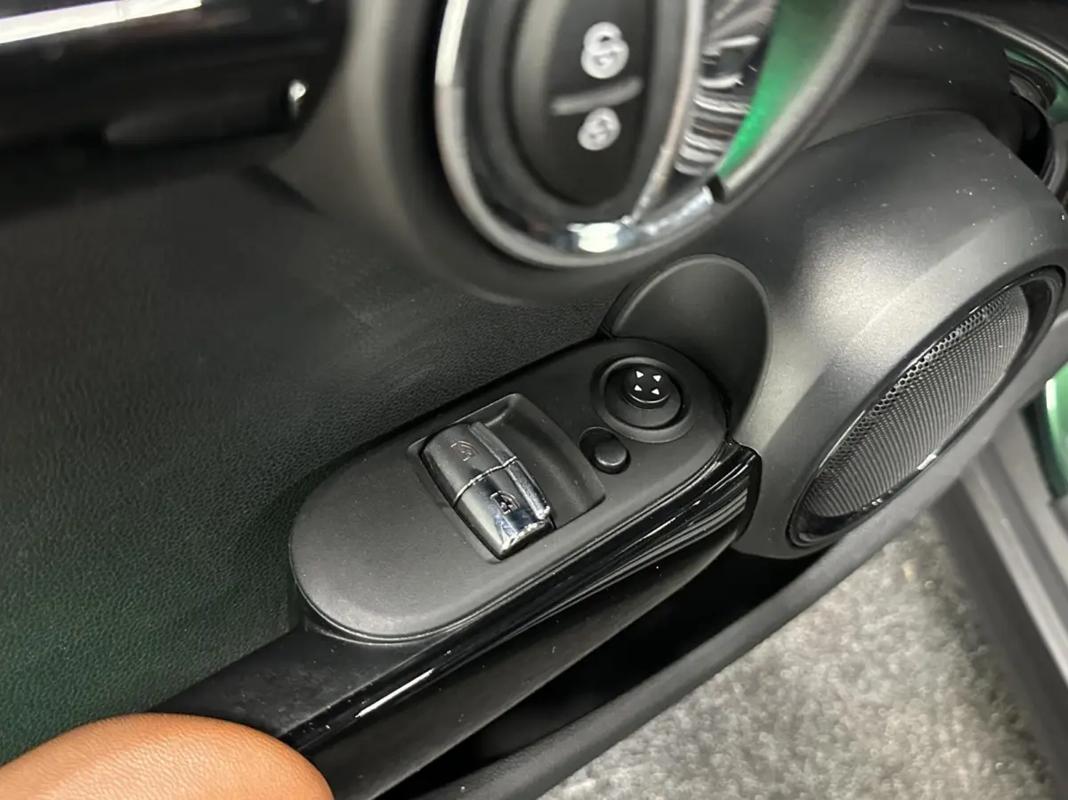 1.5 Cooper Chili Serious Business PANO NAVI CAMERA ECC STOELVERWARMING.