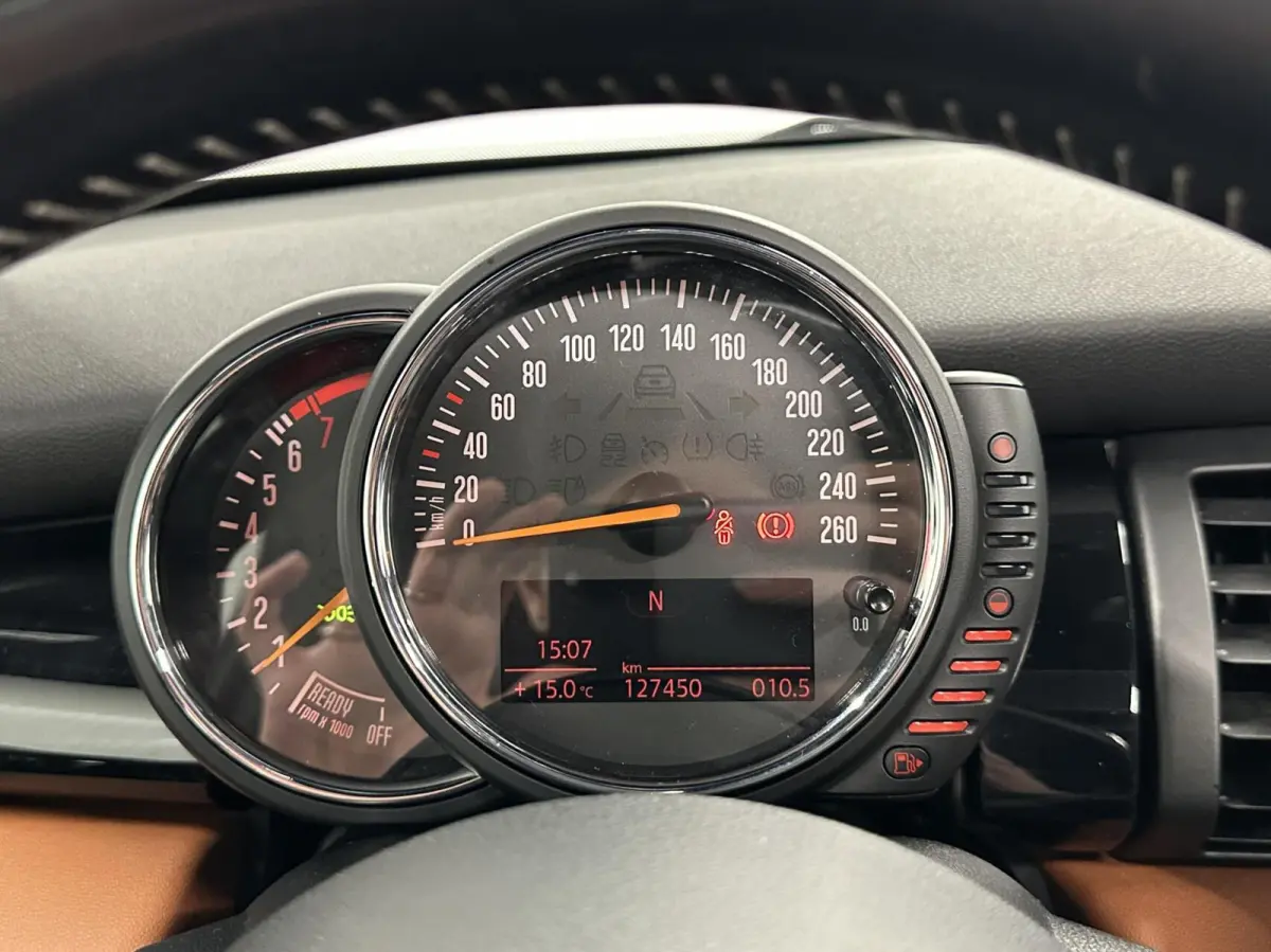 1.5 Cooper Chili Serious Business PANO NAVI CAMERA ECC STOELVERWARMING.