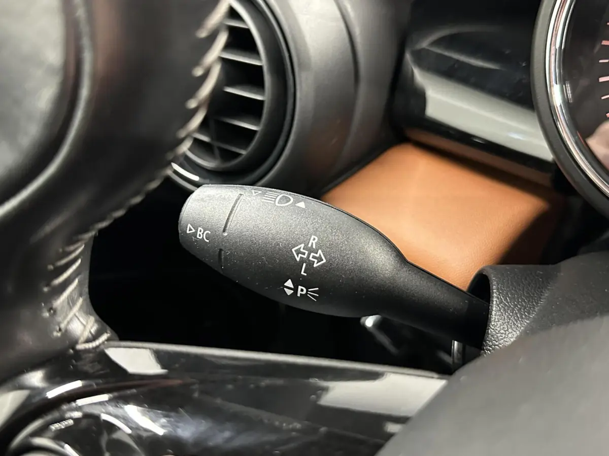 1.5 Cooper Chili Serious Business PANO NAVI CAMERA ECC STOELVERWARMING.