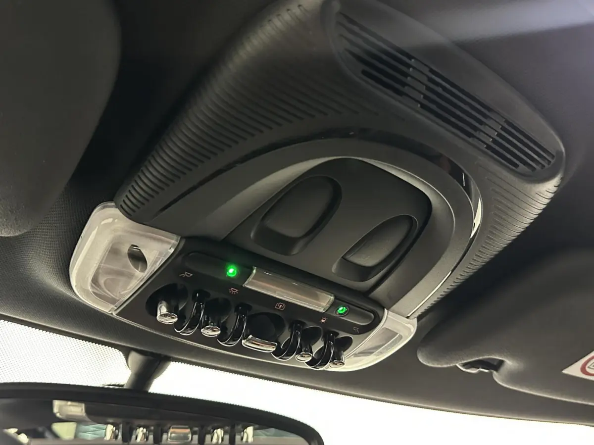 1.5 Cooper Chili Serious Business PANO NAVI CAMERA ECC STOELVERWARMING.