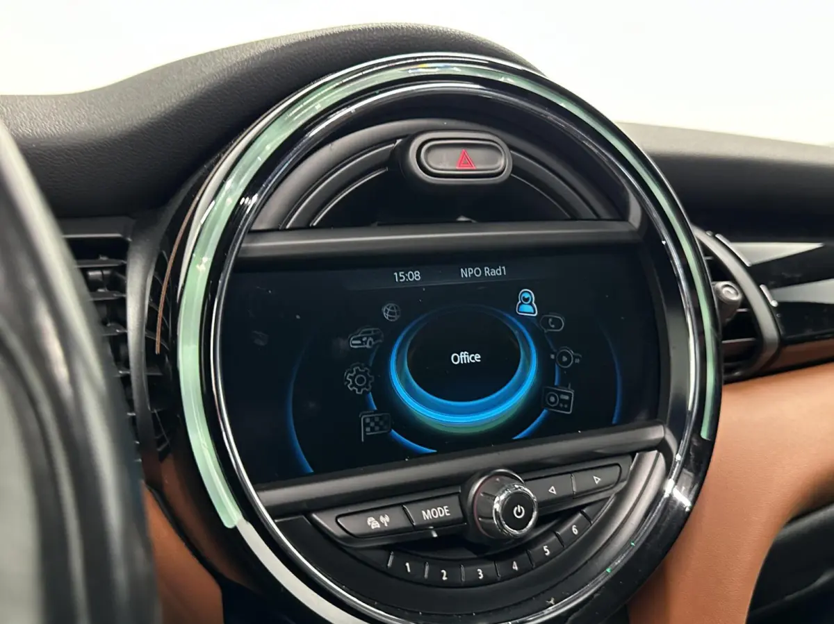 1.5 Cooper Chili Serious Business PANO NAVI CAMERA ECC STOELVERWARMING.