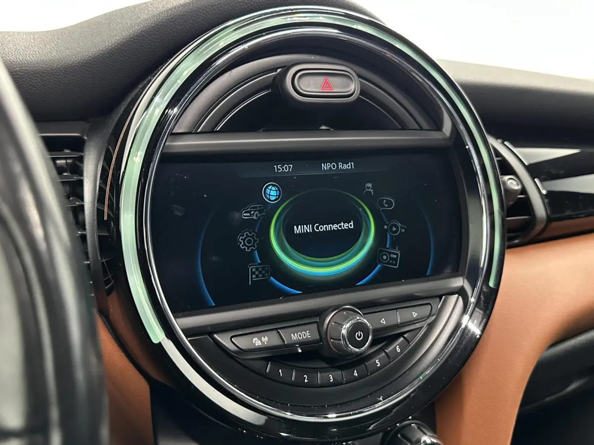 1.5 Cooper Chili Serious Business PANO NAVI CAMERA ECC STOELVERWARMING.