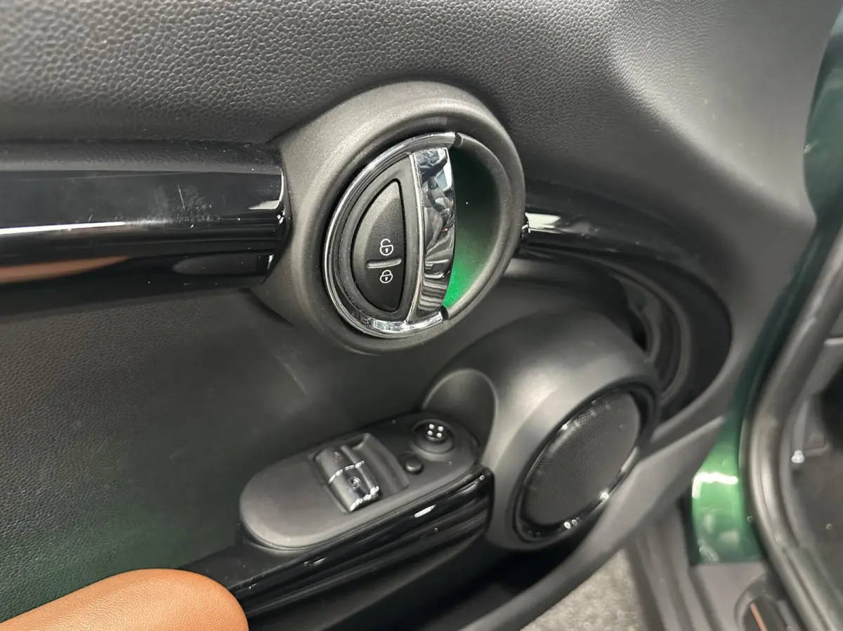 1.5 Cooper Chili Serious Business PANO NAVI CAMERA ECC STOELVERWARMING.